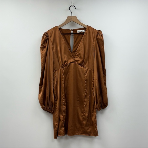 NWT Petal & Pup Satin Plunge V-Neck Puff Sleeve Slip Mini Dress Cocktail Brown 6 - Picture 3 of 9